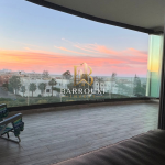 Appartement meublé à vendre en front de mer à Dar Bouazza – 132 m² avec terrasse et parking titré