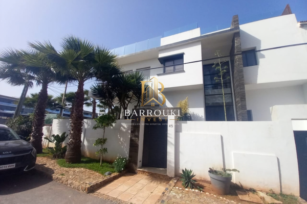 Villa d’Exception à Vendre à Dar Bouazza – Vue Océan, Piscine & Rooftop