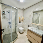 Appartement meublé à vendre en front de mer à Dar Bouazza – 132 m² avec terrasse et parking titré