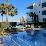 Appartement meublé à vendre en front de mer à Dar Bouazza – 132 m² avec terrasse et parking titré