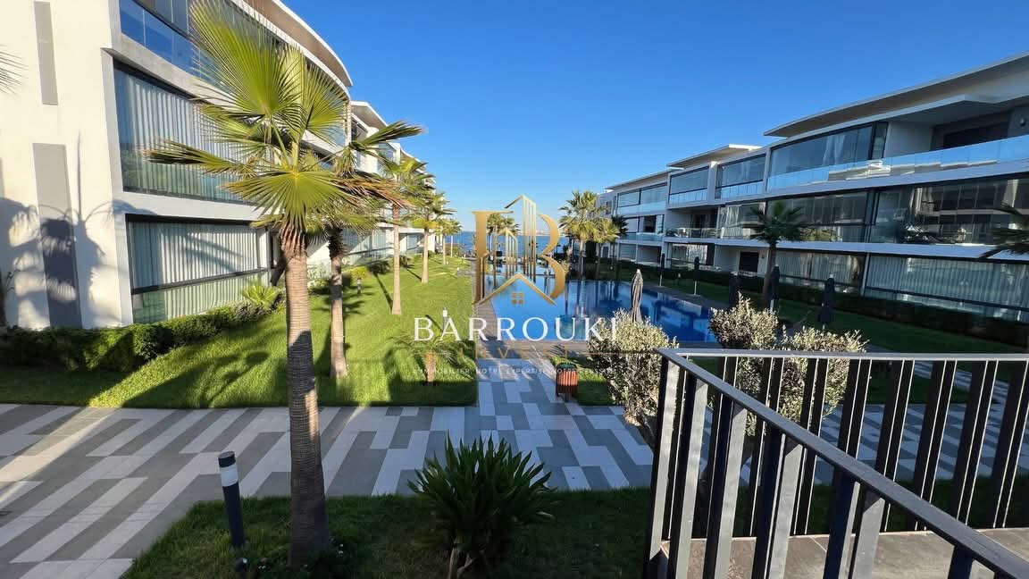 Appartement meublé à vendre en front de mer à Dar Bouazza – 132 m² avec terrasse et parking titré